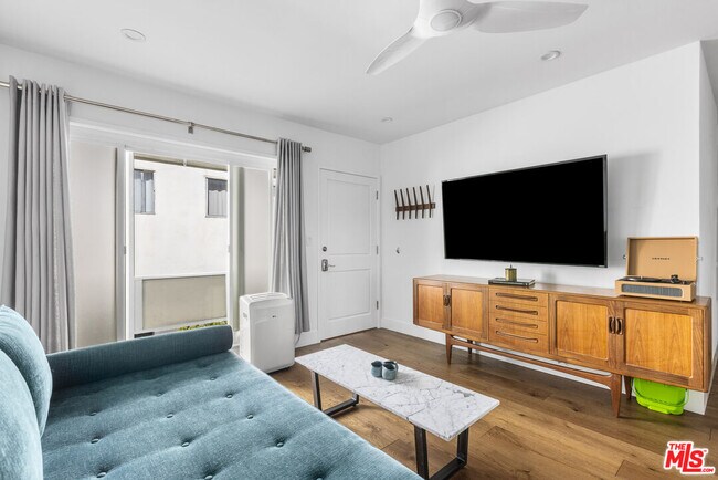 Building Photo - 1929 Tamarind Ave