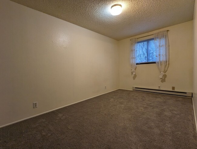 Building Photo - Fantastic 2-Bedroom, 1-Bath Home In E. Ama...