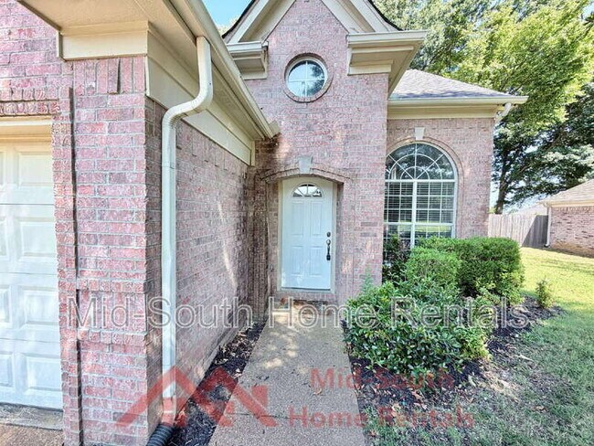 Building Photo - 11236 Wolf Woods Dr