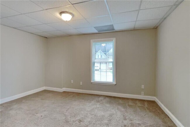 Building Photo - 3930 Summit Gate Dr