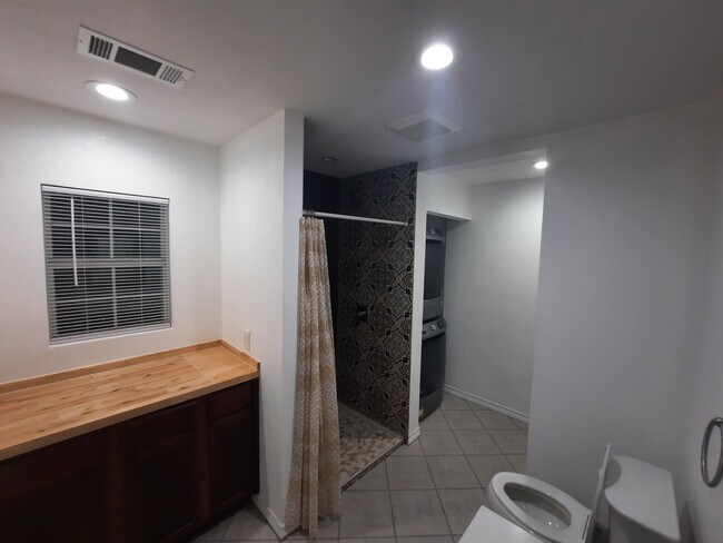 Building Photo - 1506 Donley St