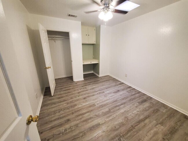 Building Photo - 8716 Clearbrook Trail