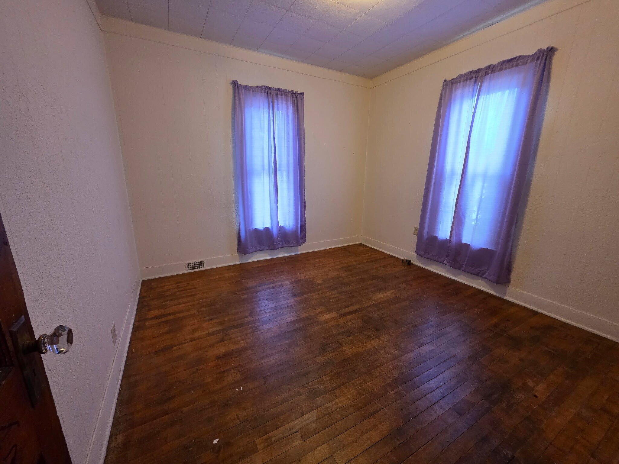 Building Photo - 417 N 5th St