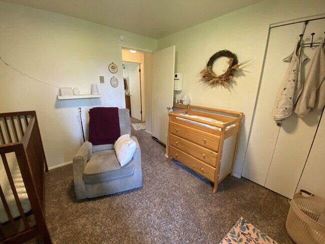 Building Photo - Spacious 2-Bedroom Townhome in Fairhaven with Spacious Fenced Yard