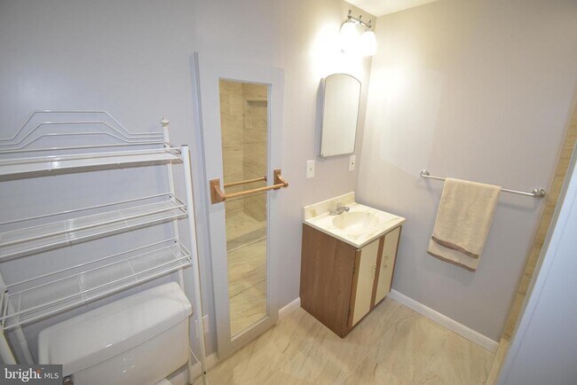 Building Photo - 3931 Dominion Dr