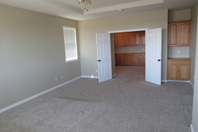 Building Photo - Beautiful Deer Ridge 4 Bed, 3 Bath Brentwood Home