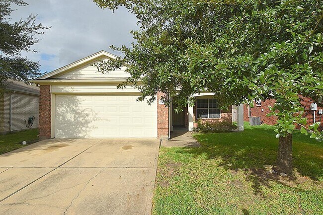 Primary Photo - 3 BEDROOM 2 BATH COZY HOME WITH NEW UPGRAD...