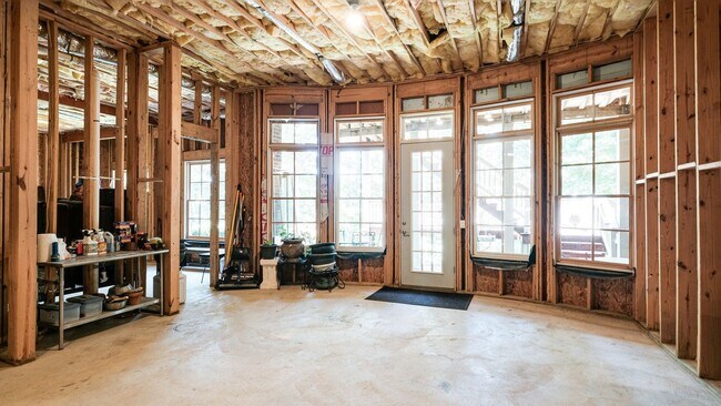 Building Photo - Fully Furnished 4 Bedroom, 3.5 Bath w/ 3 Car Garage and Unfinished Basement in Governors Club
