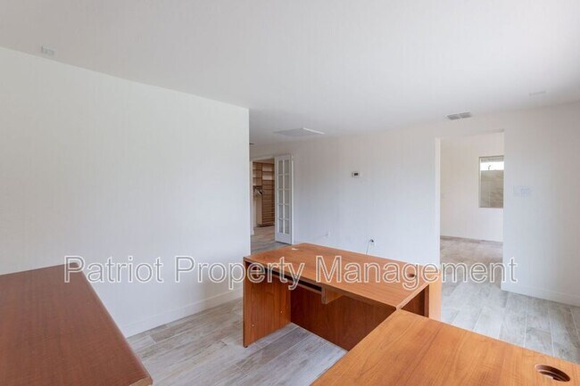 Building Photo - 7024 E Orange Blossom Ln
