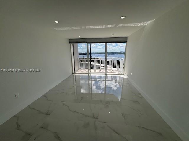 Building Photo - 18011 Biscayne Blvd