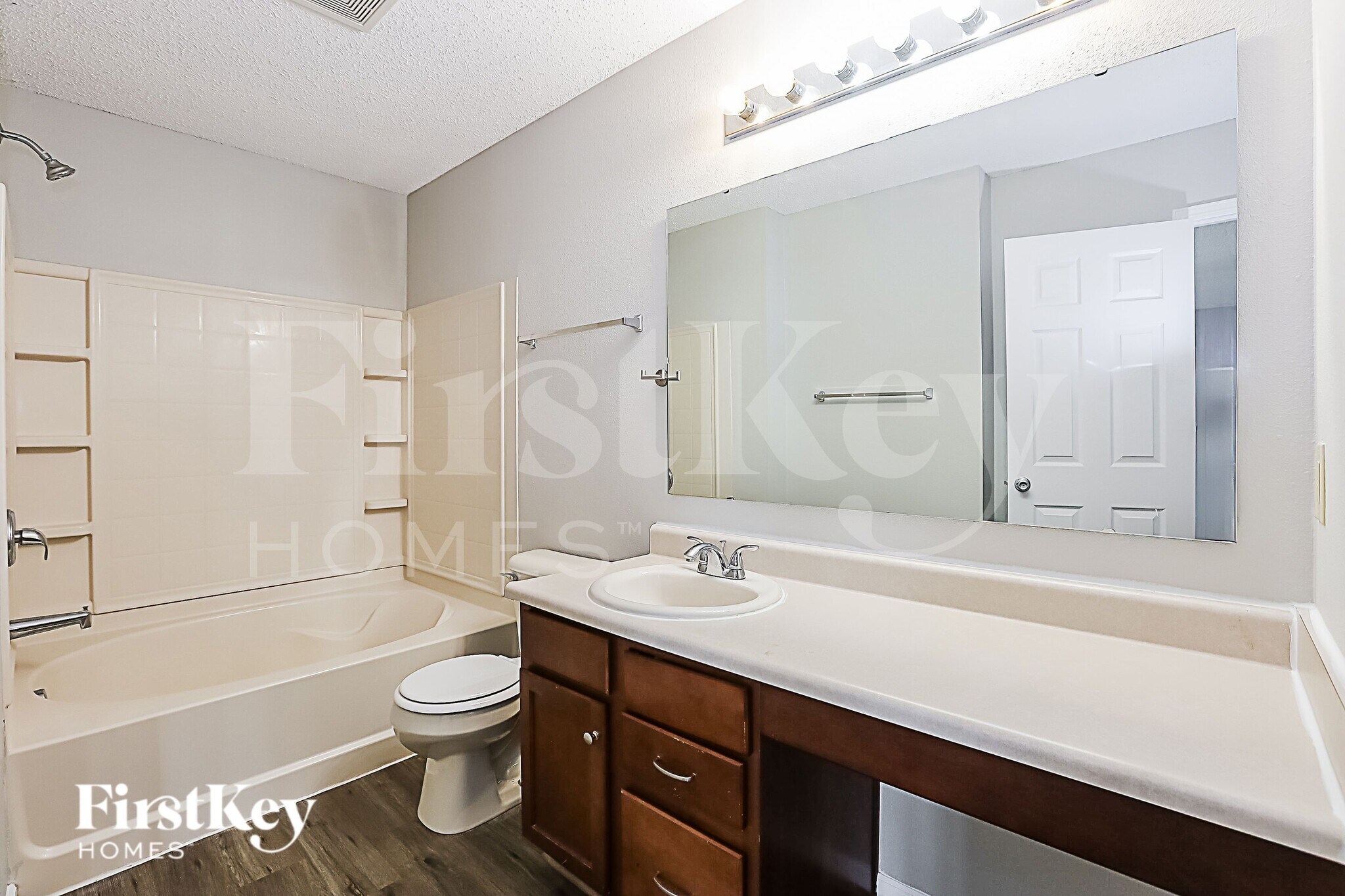 Building Photo - 12851 Old Glory Dr