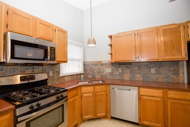 Building Photo - Charming 3 Bedroom Home in Pinehurst with ...