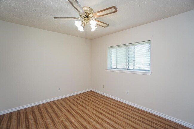 Building Photo - 2722 Amaranth Dr