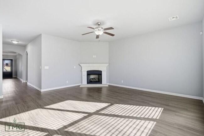 Building Photo - 3 Car Garage! Gorgeous 4/3.5/3 Luxury Home