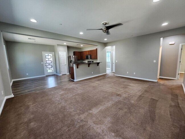 Building Photo - Beautiful Single Story 3 Bedroom close to Cadence