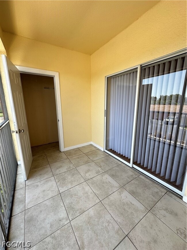 Building Photo - 6361 Aragon Way