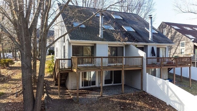 Building Photo - 117 Pilgrim Rd