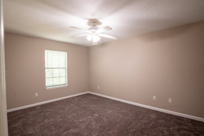 Building Photo - 3201 Tanager Ct