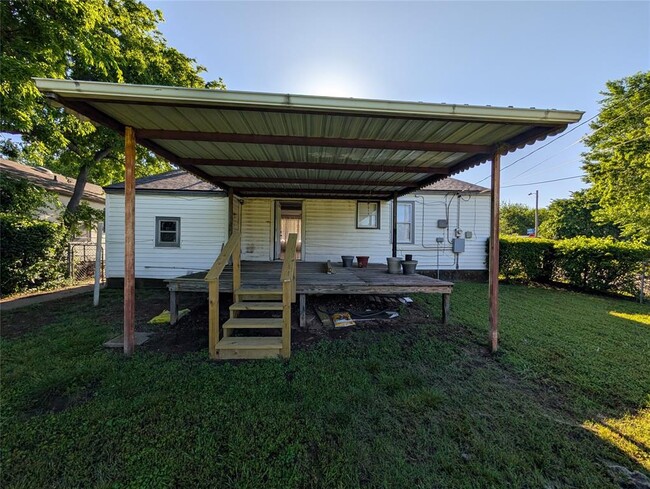 Building Photo - 1701 Sandra Dr