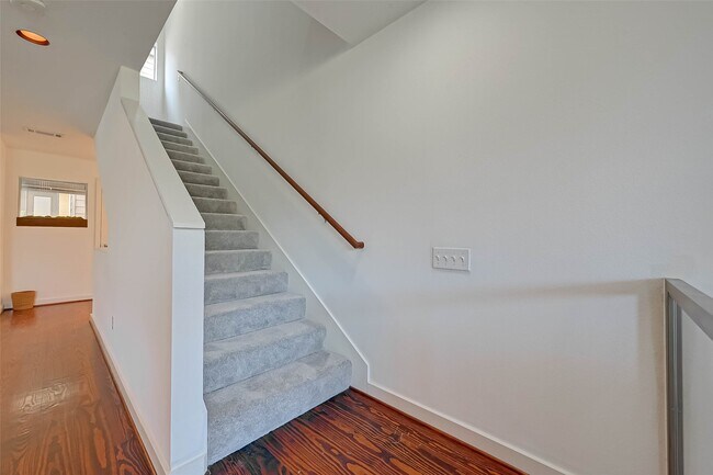 Building Photo - 2932 Cline St