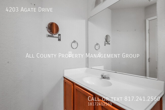 Building Photo - 4203 Agate Dr