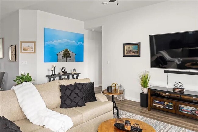 Building Photo - 108 Charles Zanco Dr