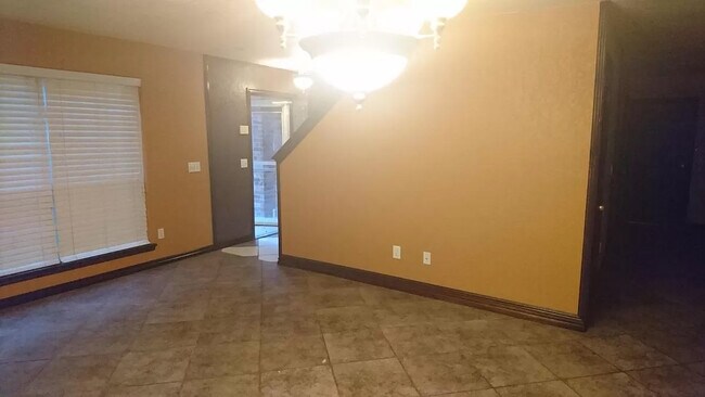 Building Photo - 3900 Goshawk Cir