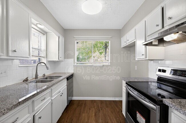 Building Photo - 7922 Coolgrove Dr