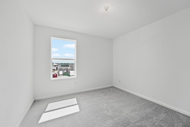 Building Photo - 10835 NW Moon Rise Ln