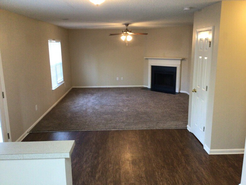 Building Photo - 103 Lakewood Dr