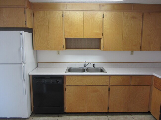 Building Photo - 300 Miracle Strip Pkwy