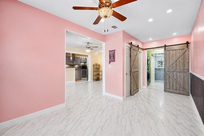Building Photo - 1572 77th Ave N