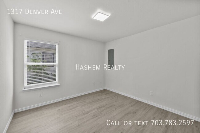 Building Photo - 1317 Denver Ave