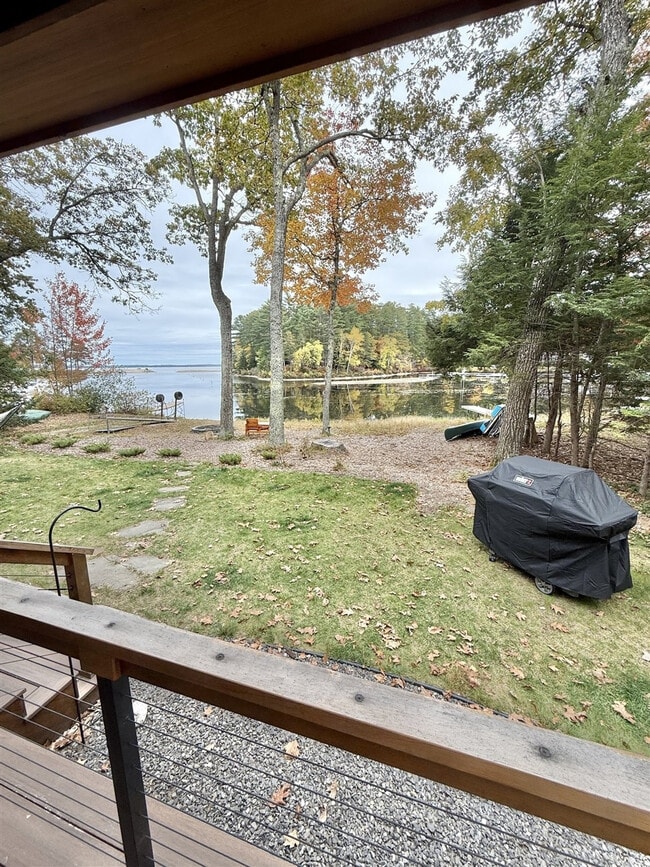 Building Photo - 304 NW River Rd