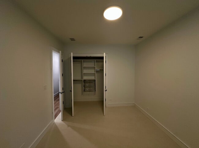 Building Photo - 4243 N Damen Ave