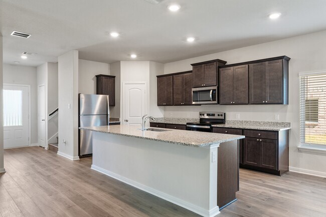 Building Photo - 1000 Camelia Grv Ct