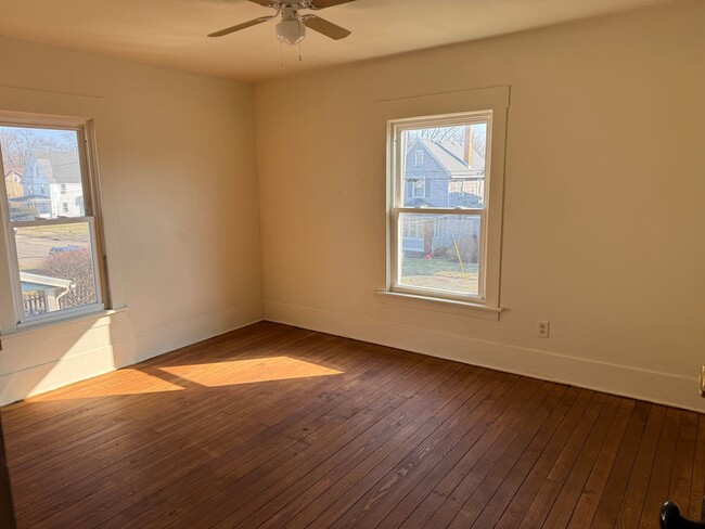 Building Photo - 4 Bed / 2 Bath Home for Rent – Canton, Ohio