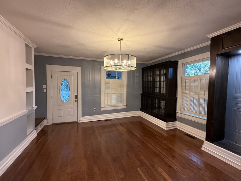 Building Photo - 321 E Stoddard St