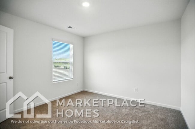 Building Photo - 341 Arrowhead Dr
