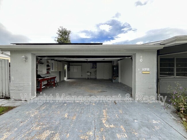 Building Photo - 5121 Dove Dr