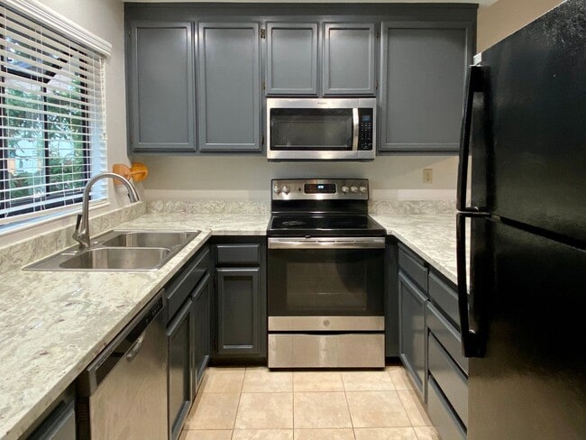 Primary Photo - Spacious and Updated 2 Bedroom, 2 Bathroom...