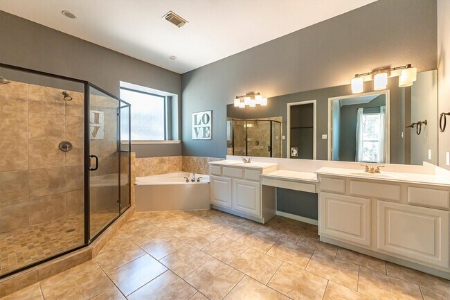 Building Photo - 3517 Oak Landing