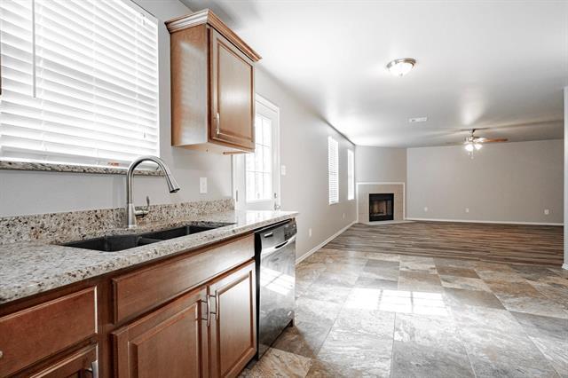 Building Photo - 525 Rocky Springs Dr