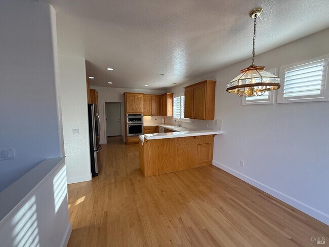 Building Photo - 316 Acadia Dr