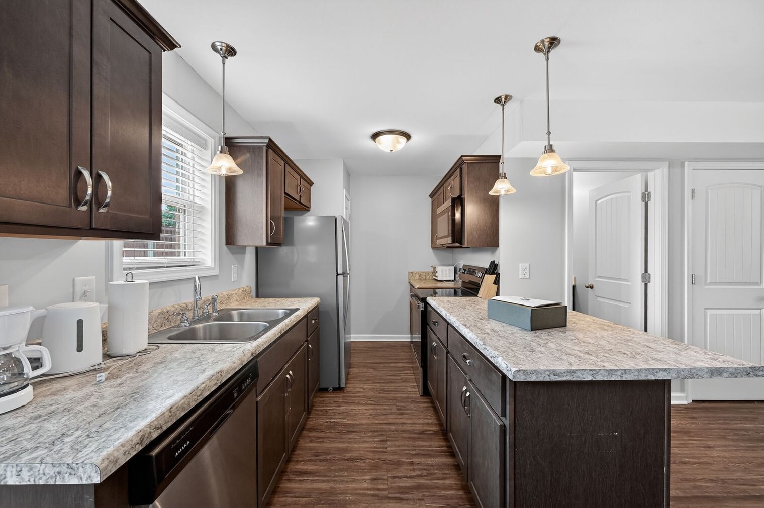 Building Photo - 971 Professional Park Dr