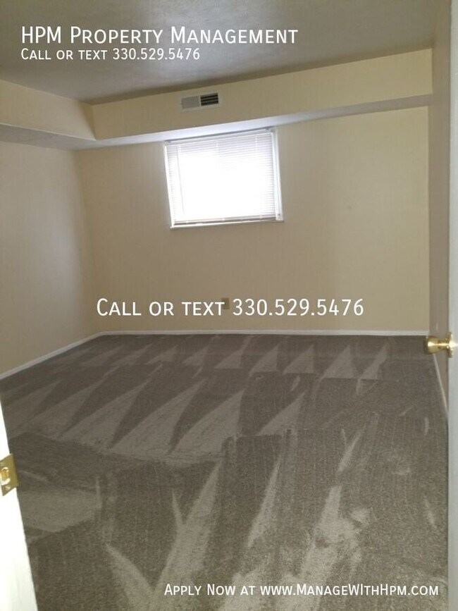 Building Photo - 841 SilverMeadow 201