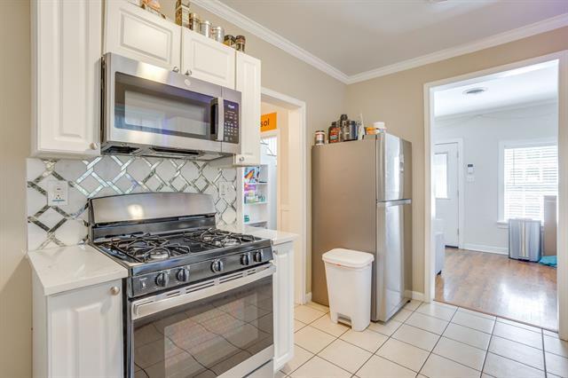 Building Photo - 2809 Benbrook Blvd