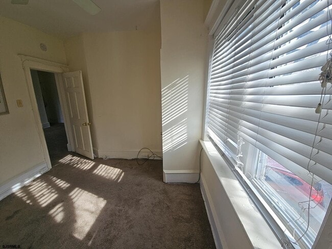 Building Photo - 3818 Ventnor Ave