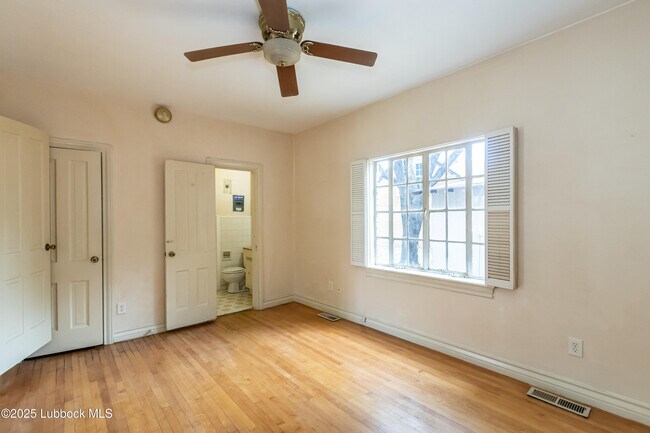Building Photo - 2324 17th St