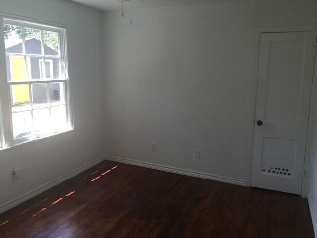 Building Photo - 2805 33rd St